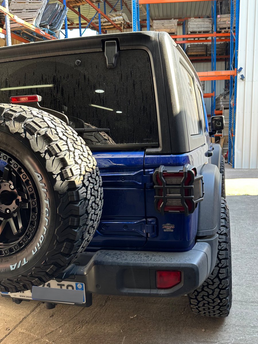 Jeep d’un client que nous venons de préparer, pare-chocs avant Rival, jantes Fuel 9x17 ET: -12, pneus BF All Terrain 285/70R17, grilles Rugged Ridge de phares et feux, … #Jeep #FilipLeJeeper #Mopar #Rival #RuggedRidge #FuelOffRoad #Wrangler #JL