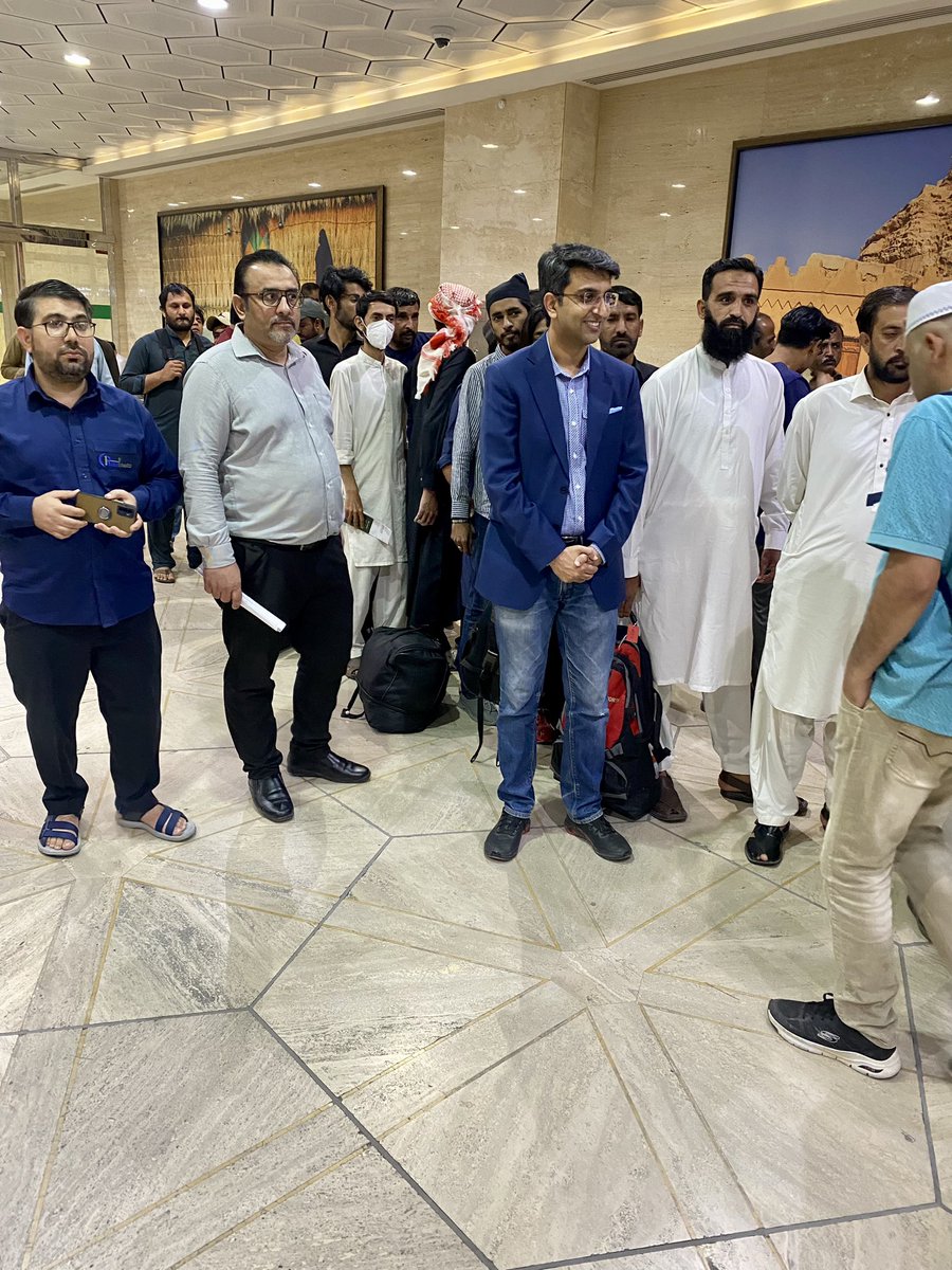 Zchheena's tweet photo. Seeing off 93 Pakistanis at King Khalid international Airport Riyadh for the last leg of their evacuation journey from Sudan to Pakistan. All safe and highly spirited. https://t.co/EsLLiDHHwU