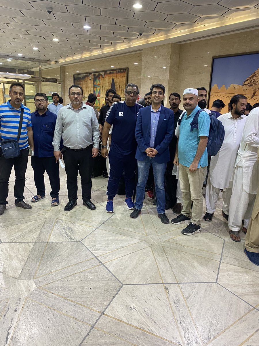 Zchheena's tweet photo. Seeing off 93 Pakistanis at King Khalid international Airport Riyadh for the last leg of their evacuation journey from Sudan to Pakistan. All safe and highly spirited. https://t.co/EsLLiDHHwU