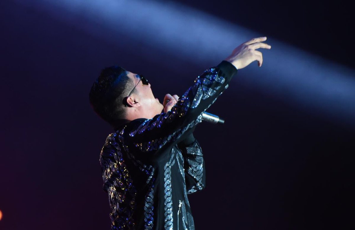 Un homenaje a su papá #DiomedesDiaz y también a su hermano #MartinElías hizo <a href="/ElderDiaz01/">Elder Dayan</a> acompañado de <a href="/LucasDangond/">Lucas Dangond</a> en el marco del 56 @fesvallenato 
Canciones como “Diez razones para amarte”, entre otras se escucharon en su repertorio. 
¡Sigue la dinastía! 
#FestivalVallenato