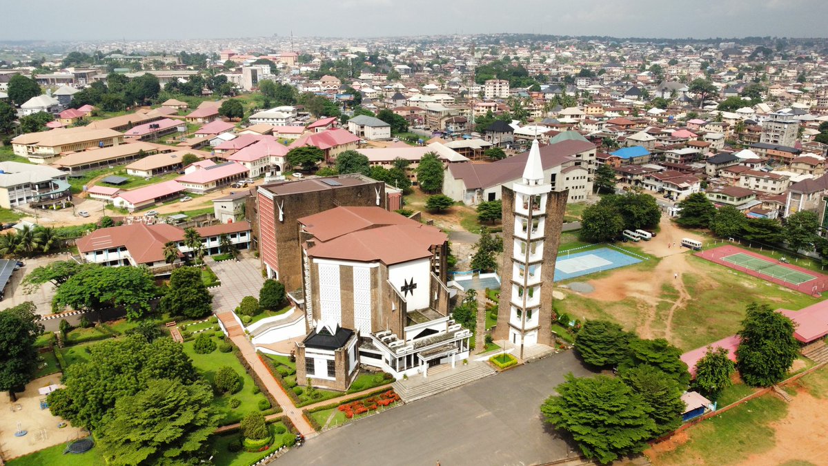 Why do people see beautiful pictures of Onitsha and doubt that such places exist in Onitsha? These are few beautiful pictures of Onitsha 1/2