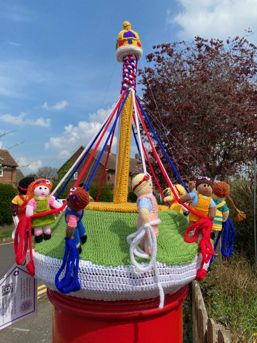 Yarn Bomber tweet media