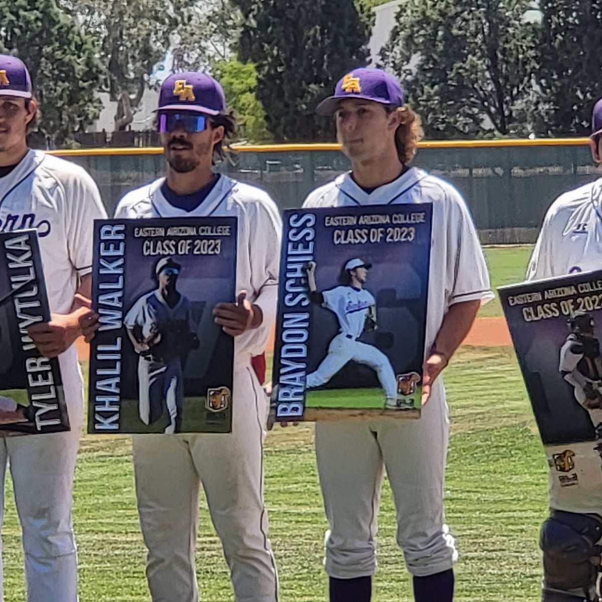 MrCoachWalk2's tweet photo. That's a wrap! Two productive years. .423 and .350. 340 PAs only 25 ks. Two AZ Gold Gloves. Two 1st Team All-Conference n Two 2nd Team NJCAA1 All-Region.  Male Athlete of the Year. Thank u @eastern_arizona. On to @UNMLoboBaseball GOD IS GOOD!! #JUCOROUTE https://t.co/LNyJO1bMOi