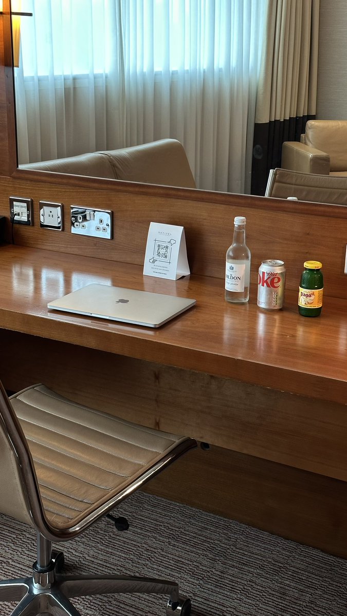 it’s me, hi, entering the 21st century with a twitter account. 

currently en route to Greenland from Whistler (Canada), via London and Iceland. first layover: <a href="/SofitelLondonT5/">Sofitel Heathrow</a>