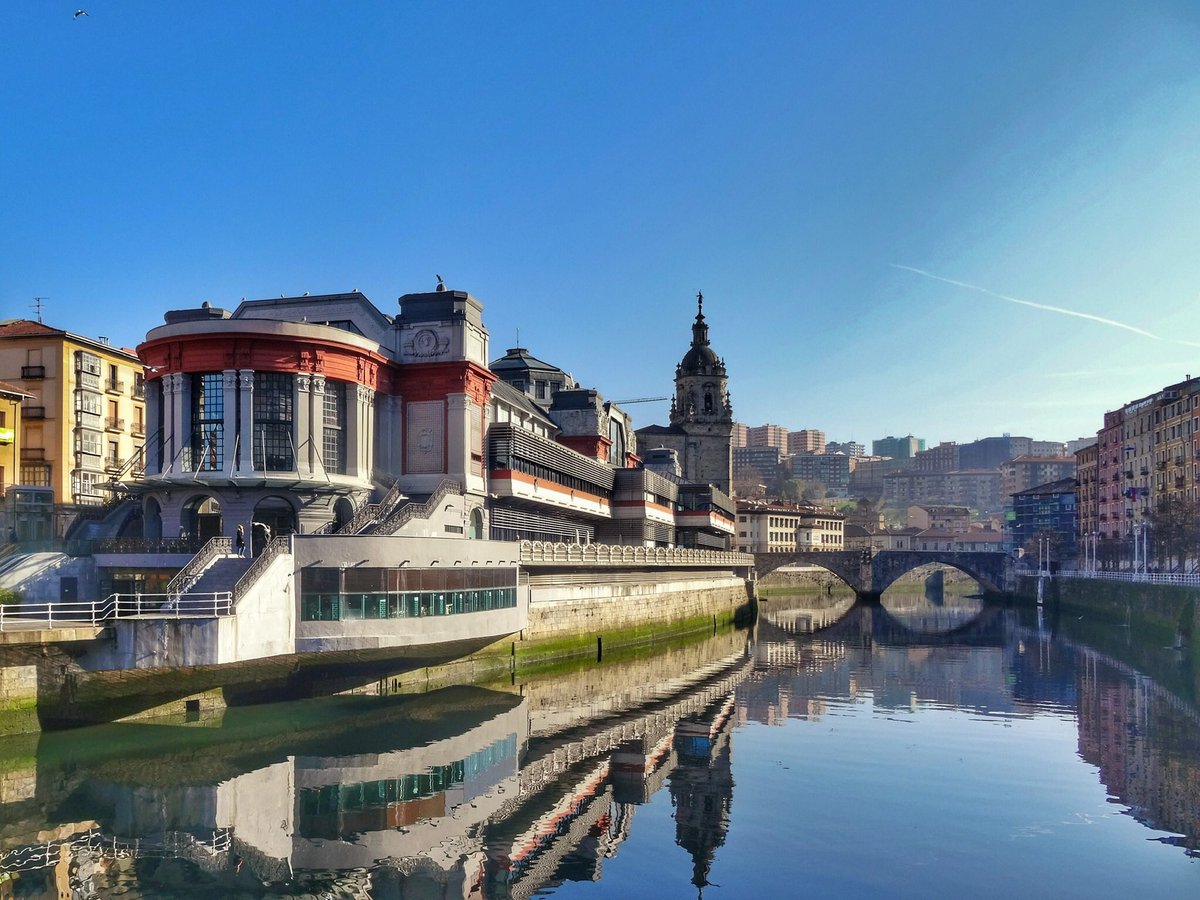Good morning from Bilbao!
.
.
#ambianceincentives #dmcspain #dmc #lovespain #spain #bilbao #basquecountry #architecture #mercadodelaribera #incentivetravel #travelmatters