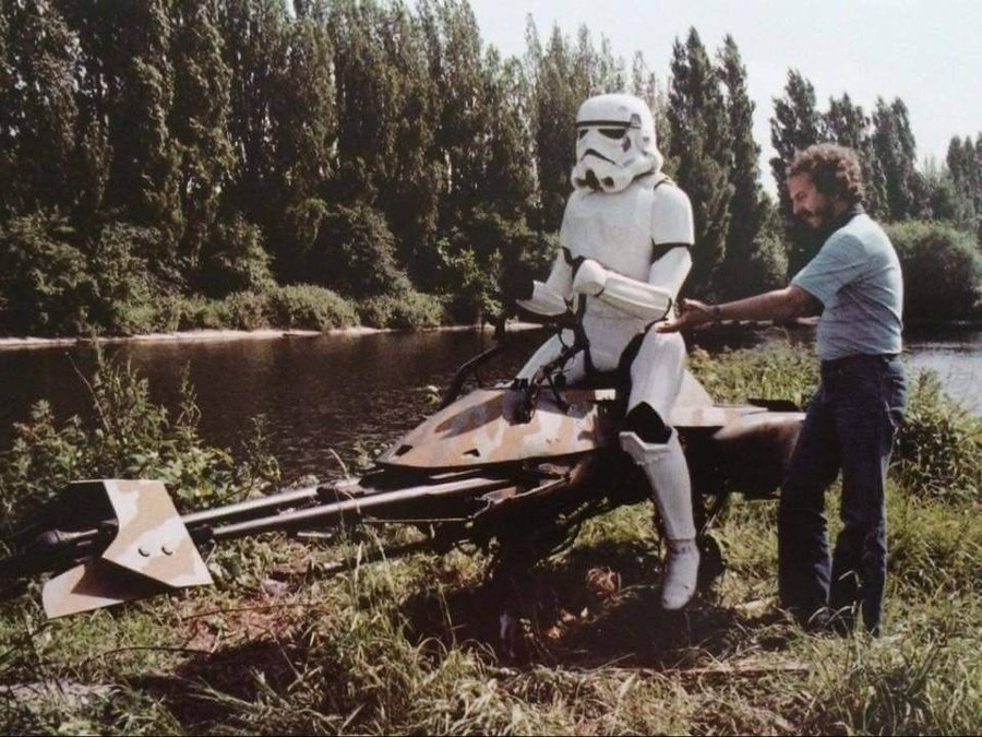 Behind the scenes on RETURN OF THE JEDI (1983).