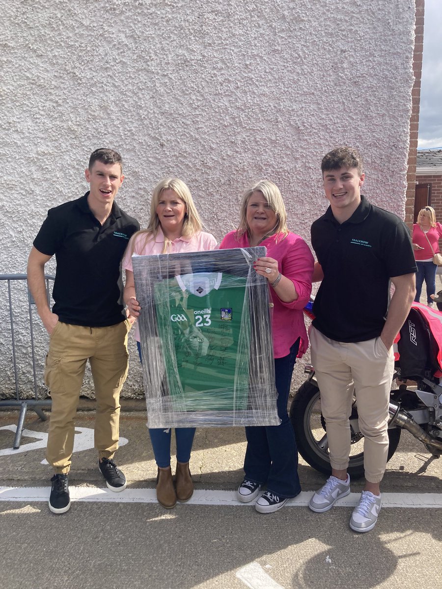 TrackNowGPS's tweet image. Limerick hurlers Barry and Adam presenting Nicola &amp;amp; Orla Ryan a signed Limerick Jersey from TrackNow in aid of the Donnacha Ryan Luke Memorial Run