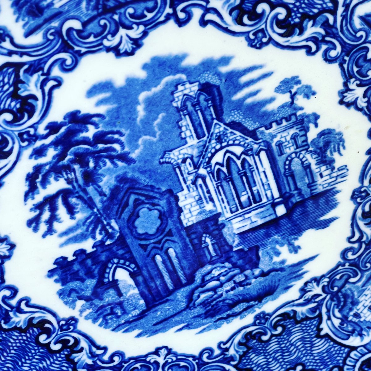 maddervintage's tweet photo. #blueandwhite #antiques #vintage #Oxford #bankholiday https://t.co/77ZPP1NQ8A