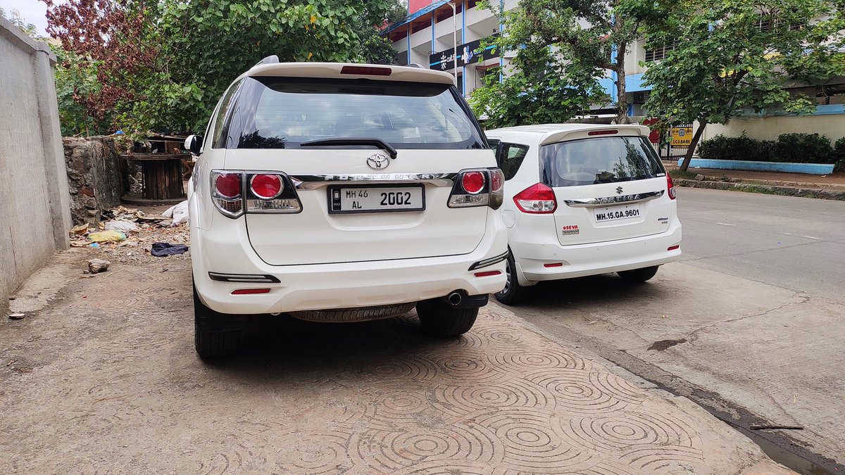 MaldeNimish's tweet photo. Sir, everyday cars are parked on the footpath at Bhartiya Krida Mandir, Naigaon cross road, Opp. UCO bank Wadala! Why Bhoiwada traffic & BMC not taking action?
#ClearOurFootpath
@CPMumbaiPolice @MTPHereToHelp @mybmc @mumbaimatterz @RoadsOfMumbai @SafeRoadWadala @mashrujeet https://t.co/SH7mnhCQa1