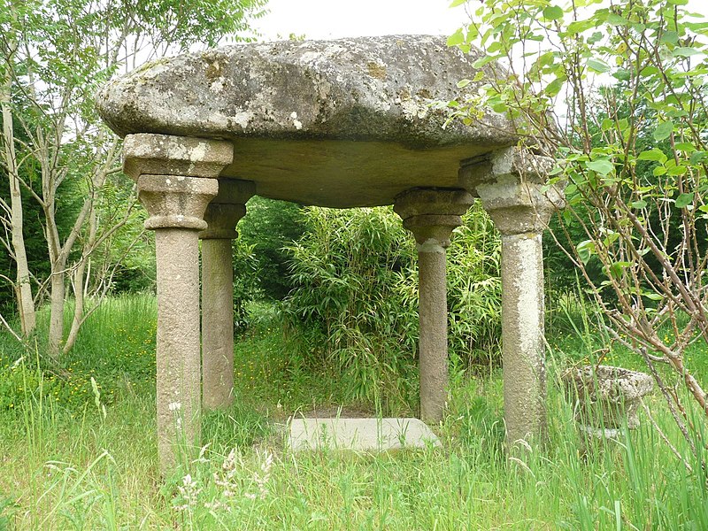 MonumentumFr's tweet image. Dolmen converti en chapelle dite de la Madeleine à #Lessac (#Charente) Construction Néolithique. Dolmen converti en chapelle dite de la Madeleine (cad. F 566) : classement par liste de 1900.
Suite 👉 monumentum.fr/dolmen-convert…
#Patrimoine #MonumentHistorique