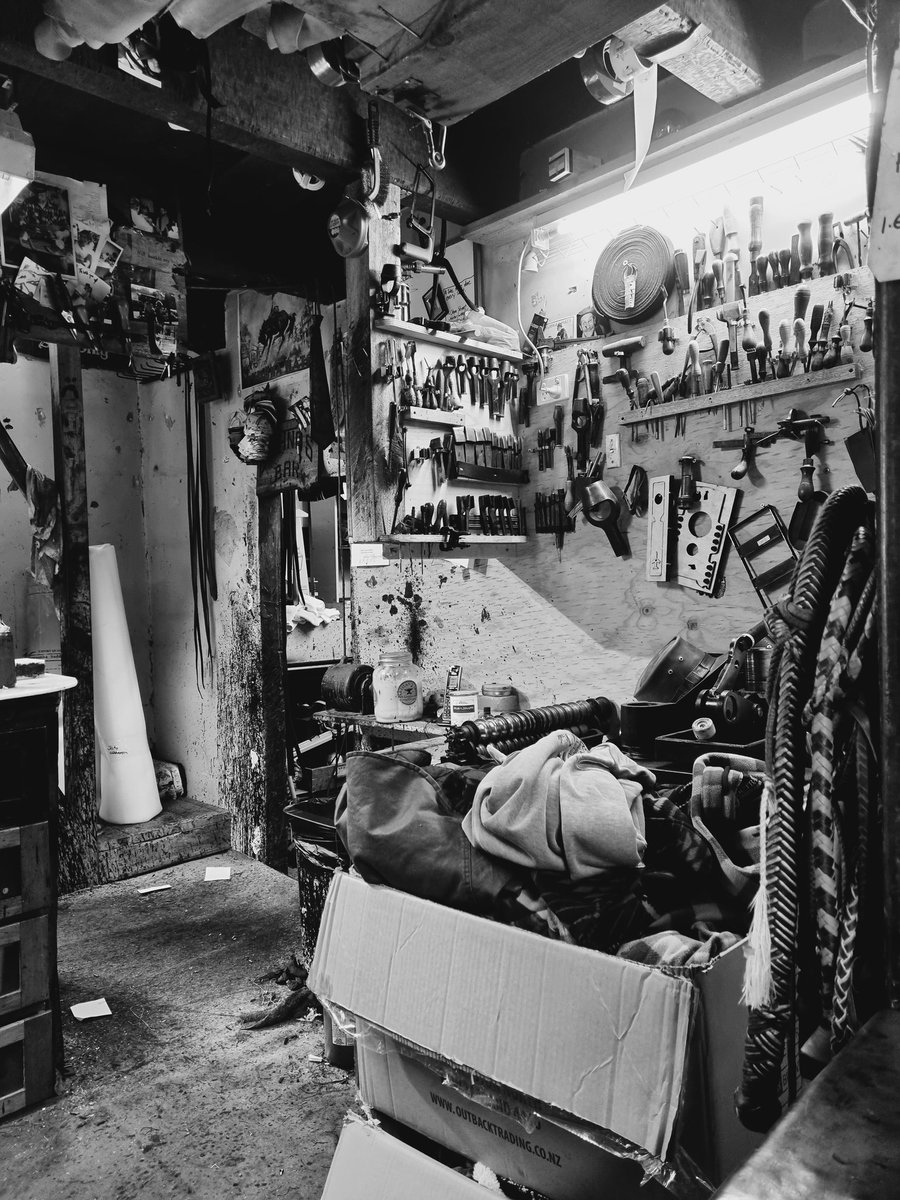 harmonictravels's tweet photo. Hahndorf Leathersmith and Bush Gallery workshop, @Hahndorf_SA 
#hahndorf #leathersmith #leatherwork #workshop #workshops https://t.co/RsdZtUKlvi
