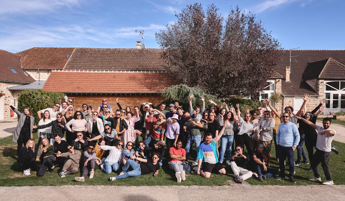 [#ChezLesGestionnairesDePaix 👼]
C’est nos 10 ans 🎂 Jeu du hasard, Movinmotion a été mise en ligne le 1er Mai 2013, jour de la fête du travail. Cocasse non ? 👀 
Vous êtes aujourd’hui près de 3 000 clients, 140 000 salariés et 70 collaborateurs à nous faire confiance. MERCI 💜