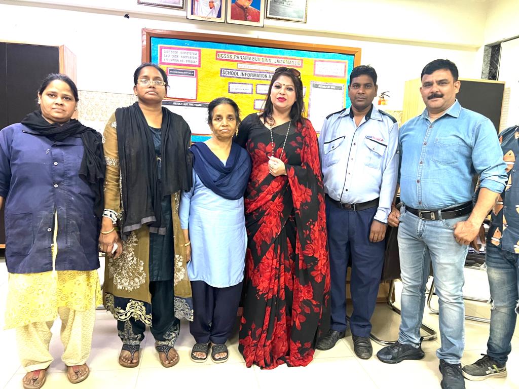 panamabuilding's tweet photo. "Leaders become great, not by power, but, by their ability to empower others and bring out changes, making sure that the impact last in their absence too..!"

A great leader 
And a beautiful and compassionate soul... Our HOS Ma'am @ItsPoonamMeena. Celebrating "Principals Day" https://t.co/Eqqa7HQmC5