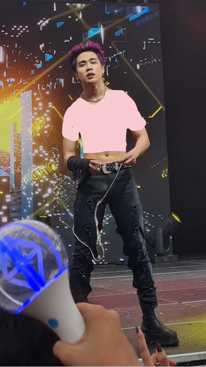 Ang hirap nyo naman pong biruin… pero ayos na yan ssob at oeast hindi pink. 

Ang sexy ng Amo ko… 😭

#SB19 #PAGTATAG #SB19PAGTATAG #PAGTATAGWorldTour #PAGTATAGWorldTourManila