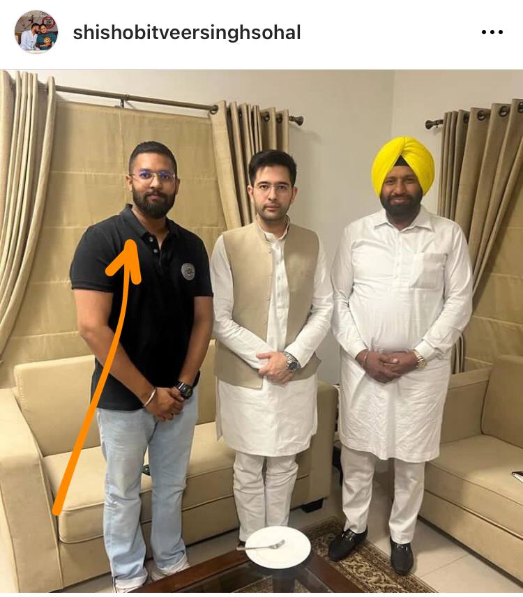 KhatraSahib's tweet photo. ਸ਼ਿਸੋਬਤਵੀਰ ਸਿੰਘ S/o ਬਲਕਾਰ ਸਿੰਘ (ਮੋਜੂਦਾ AAP MLA)
ਜਿਸਦਾ ਪੁੱਤਰ ਪਹਿਲਾ ਵੀ ਕਈ ਇਮਤਿਹਾਨਾ ਵਿੱਚੋ ਫੇਲ ਹੋ ਚੁੱਕਿਆ ਉਸਨੇ ਪੰਜਾਬ ਪੁਲਿਸ ਸਬ-ਇੰਸਪੈਕਟਰ  ਵਿੱਚ 800 ਚੋ ਸਿਰਫ 272 ਨੰਬਰ ਪ੍ਰਾਪਤ ਕਰੇ ਹਨ ਅਤੇ ਸਾਰੀ ਭਰਤੀ ਤੇ ਰਿੱਟ ਪਟੀਸ਼ਨ ਲਗਾ ਕੇ ਸਾਰਾ ਪ੍ਰੋਸੈੱਸ ਰੋਕ ਰੱਖਿਆ ਹੈ। @BhagwantMann @PunjabPoliceInd @bsmajithia https://t.co/YMWZdYEUZd