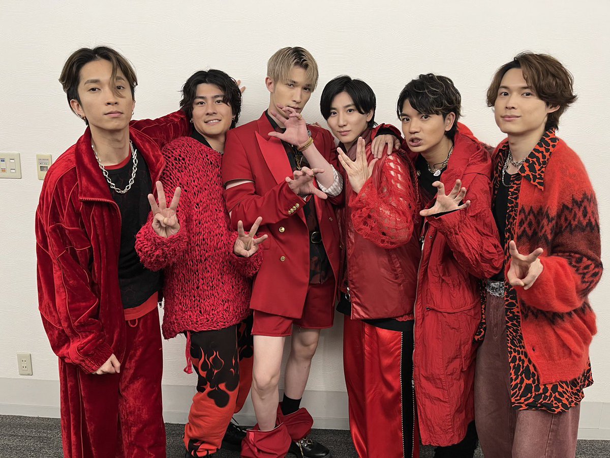 Snow0505_0621's tweet photo. 8周年おめでとう🎉
これからも仲良くいてね！
 #SixTONES結成8周年 https://t.co/43EyTwB6ep