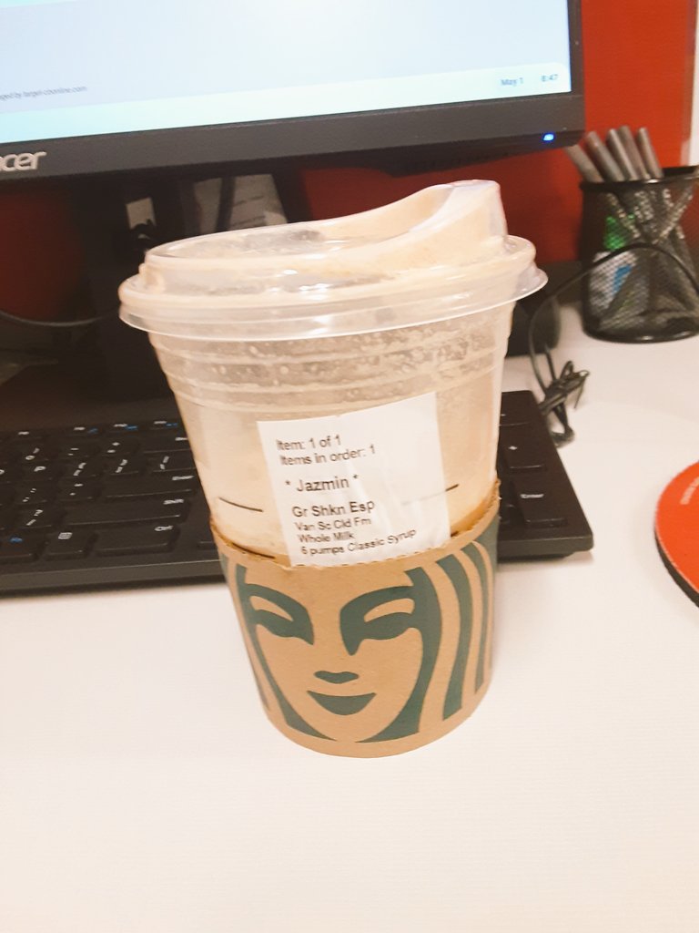 j_azmin_7's tweet photo. Dear @Starbucks, 
Thanks for making Mondays better ! 
#Ilovecoffee
#CoffeeTime
#Mondaymorning https://t.co/buPOKMNLAW