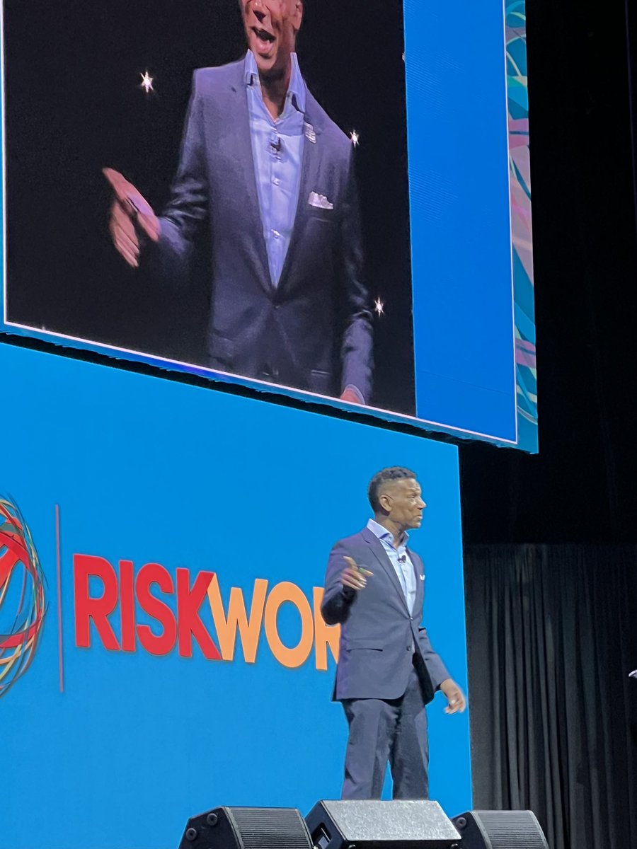 TweetsOfJosh's tweet photo. Wage inflation, declining labor participation, lower productivity = The Perfect Storm @JohnnyCTaylorJr #RISKWORLD #risk @RIMSorg #Talent https://t.co/OYIcvfF4aq