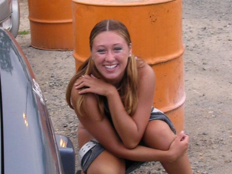 TheIconoclast17's tweet photo. 5/1/23 upload of girls #peeingoutside, #carpee, #squatingtopee, #publicpeeing, #peestream, #peeingwithfriends Part 3 https://t.co/CufSKxCaKC