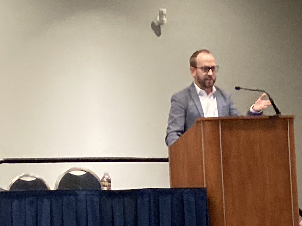 olamedmac's tweet photo. Finally he’s on stage @drbretty on a very difficult but important subject https://t.co/pcl8Ez3eUT