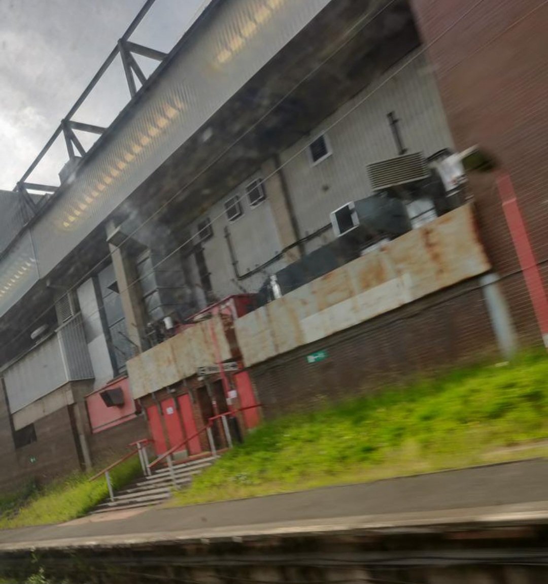 Luton Town are currently 3rd in the Championship. This is the main entrance to their stadium... Incredible to think this ground could be in the Premier League next season 🤯