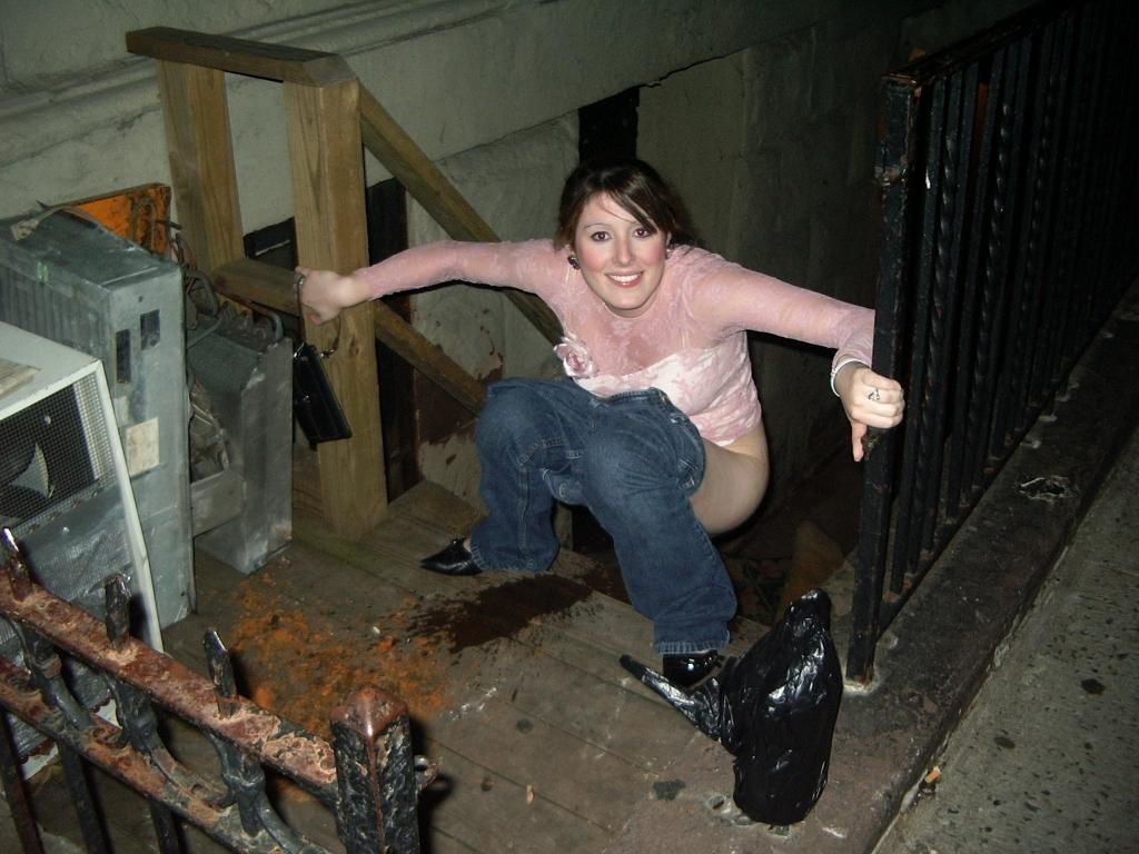 TheIconoclast17's tweet photo. 5/1/23 upload of girls #peeingoutside, #carpee, #squatingtopee, #publicpeeing, #peestream, #peeingwithfriends Part 4 https://t.co/Se9qjqwmN2