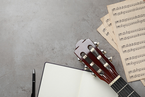 ForbesMusicCo's tweet photo. All genres of music can be analyzed using music theory, and each genre may incorporate different concepts in different ways. Read about the benefits of how reading music &amp; understanding music theory improve your music lessons in this blog: https://t.co/NRaitOdyLE https://t.co/z4TgtFLBkQ