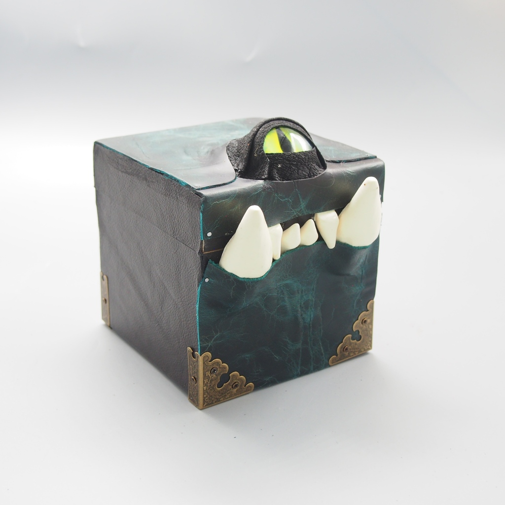 Wayward_Leather's tweet image. A monster box!
#monster #waywardleatherdesign #dicebox #cute #mimic #gaming #jewelrybox #dungeonsanddragons #dnd #rpg #nerd #roleplay #geek #d20 #tabletopgames #roleplayinggame #dungeonmaster #fantasy #nerdlife #rollordie