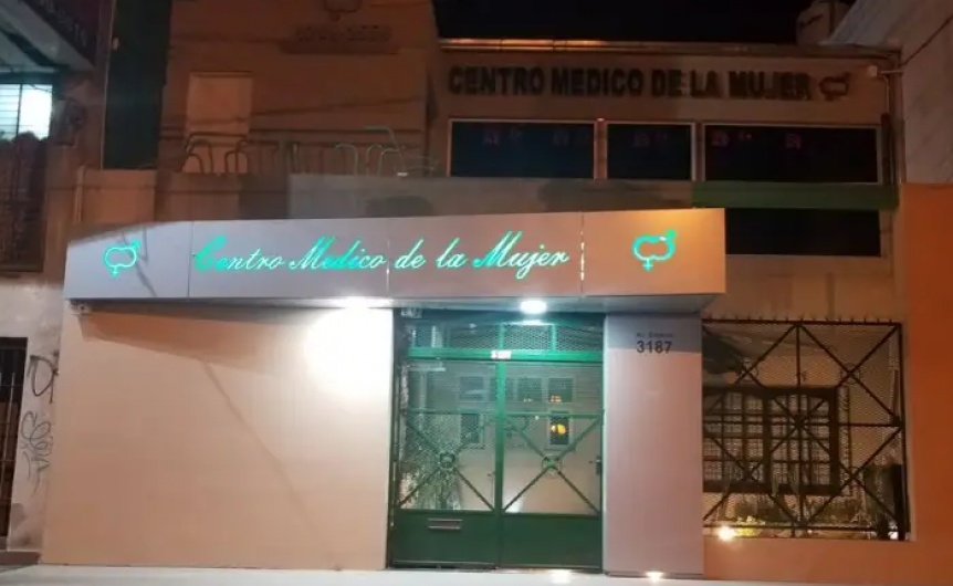 perspectivasur's tweet photo. Ocho mujeres denuncian haber sido abusadas por un ginecólogo en la consulta médica https://t.co/M3vHJey8Ky https://t.co/UyWP490E9p