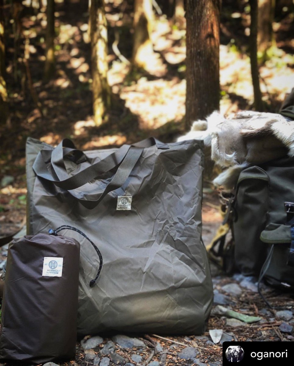 HIIRAGI_CAMP's tweet photo. 🌲Camp SubBag発売🌲
アトリエラインからキャンプ用のサブバッグを発売しました⚡
このバッグは先輩のオガノリさんのために作ったバッグです。オガノリさんは北関東在住。僕が北海道から遊びに行く度に、いつも美味しい焚き火メシでもてなしてくれます。(続)
#HIIRAGIOUTFITTERS
#CampSubBag https://t.co/EvxDCT3cXc