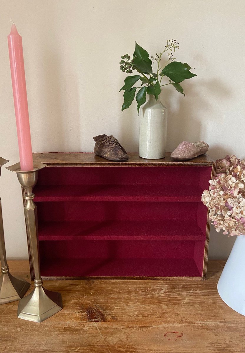 51_interiors's tweet image. FREE delivery on selected items: Vintage Oak Shelving Unit - Small Oak Lined Shelf - Display Shelf Collectables - Wooden Box - Cutlery Tray - Wooden Lined Box - Cottage Core #etsy #oaklinedbox #displaybox #displayshelf #cutlerytray etsy.me/3ngOO6K