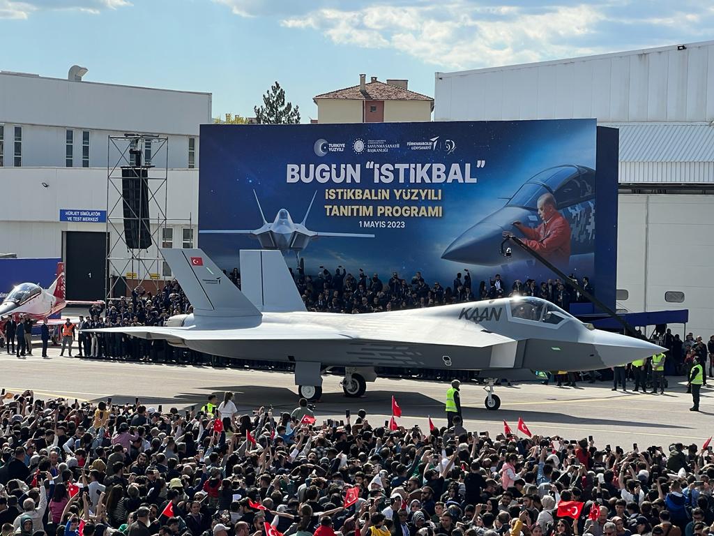 Cumhurbaşkanı Erdoğan, Milli Muharip Uçağın adının "KAAN" olduğunu açıkladı.