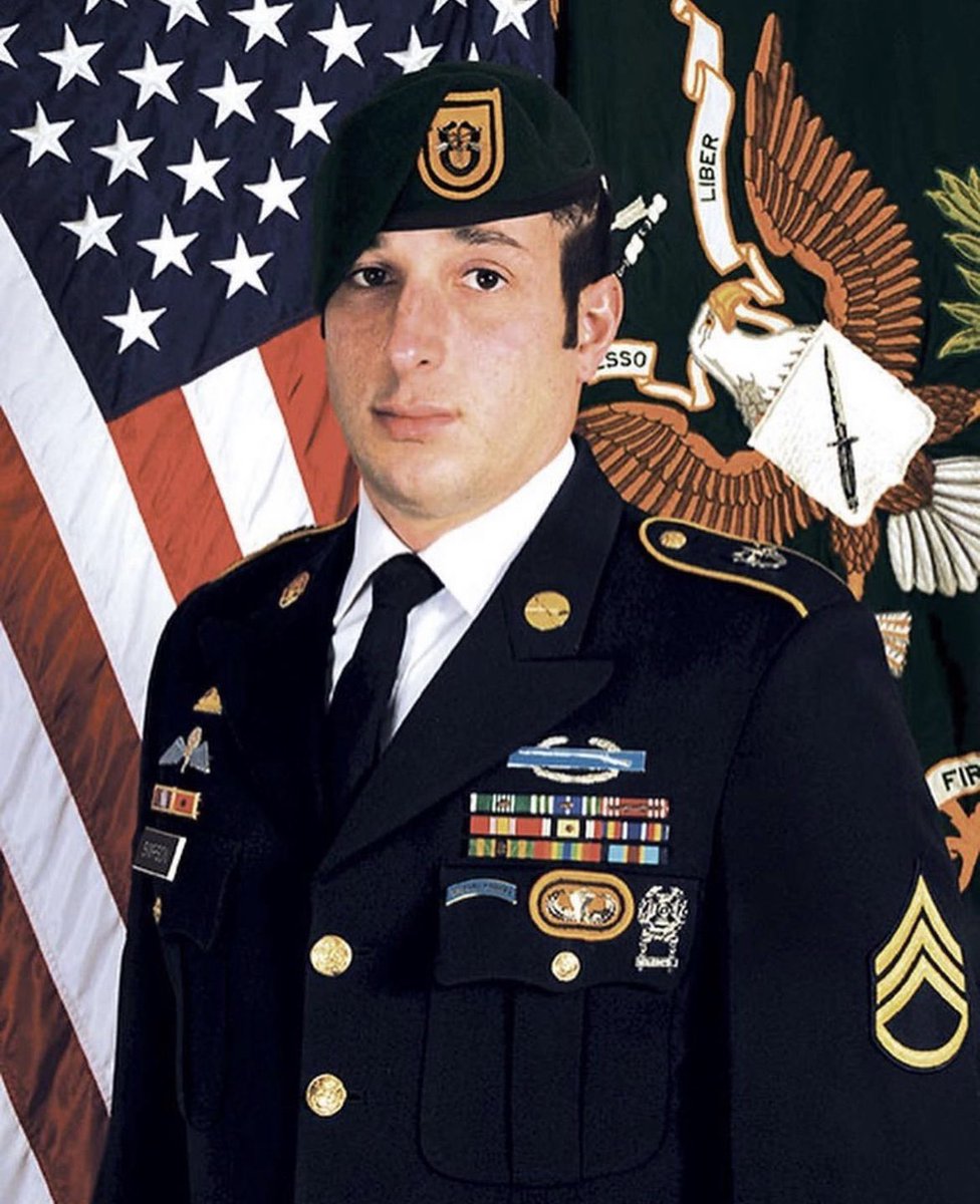 op_hawkeye's tweet photo. 5.1.2013 | SSG Michael Simpson 🇺🇸

#OpHawkeyeRemembers #MichaelSimpson #3rdInfantryRegiment #TheOldGuard #1stSFG #BronzeStar #PurpleHeart
#DeOppressoLiber #theunquietprofessional

🔗 https://t.co/uuJapqKQ7p
📜 https://t.co/Je3CXs3Ak6
📜 https://t.co/DX06jwbkWG https://t.co/iyCsoKylOM