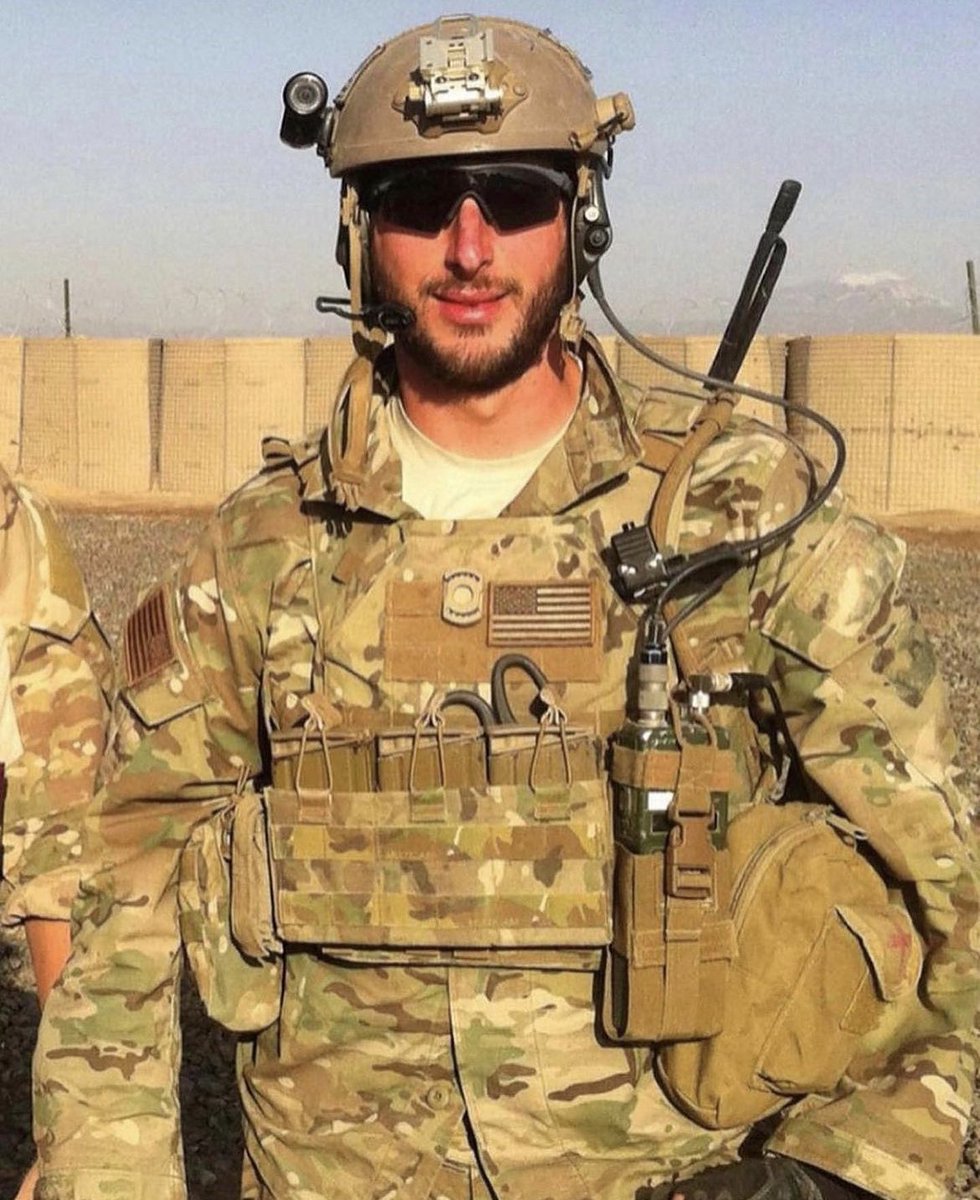 op_hawkeye's tweet photo. 5.1.2013 | SSG Michael Simpson 🇺🇸

#OpHawkeyeRemembers #MichaelSimpson #3rdInfantryRegiment #TheOldGuard #1stSFG #BronzeStar #PurpleHeart
#DeOppressoLiber #theunquietprofessional

🔗 https://t.co/uuJapqKQ7p
📜 https://t.co/Je3CXs3Ak6
📜 https://t.co/DX06jwbkWG https://t.co/iyCsoKylOM