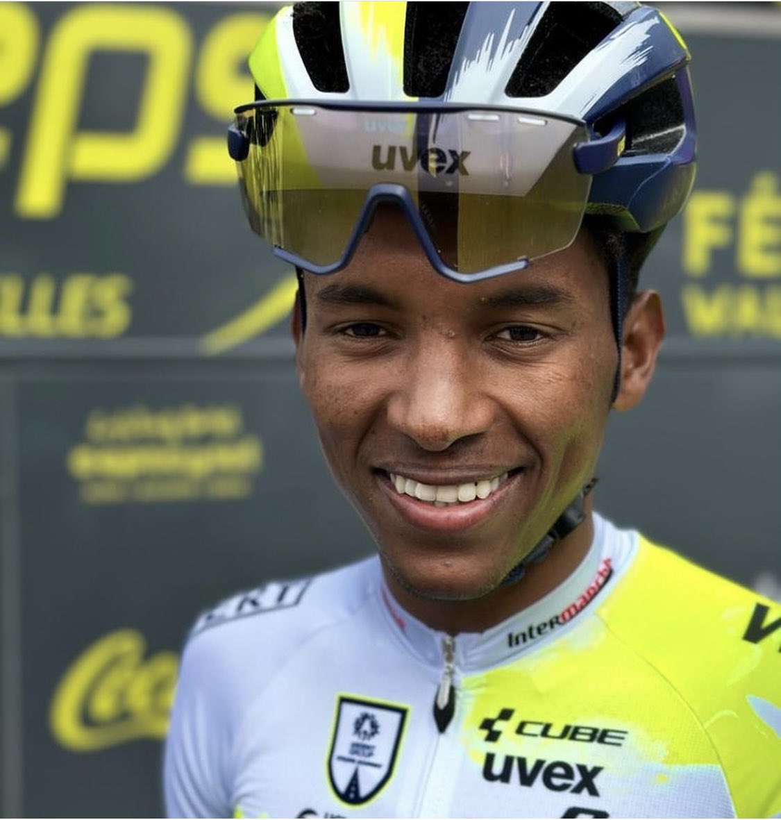 What a talent 
Aklilu Arefayne just in his second race in Europe sprints to 3rd in Eschborn-Frankfurt one day race 👏🏽👏🏽👏🏽🇪🇷🇪🇷

@IntermarcheCW @CircusRT_U23 @AkliluArefayne 
#Radklassiker #Eschborn #Frankfurt #Eritrea