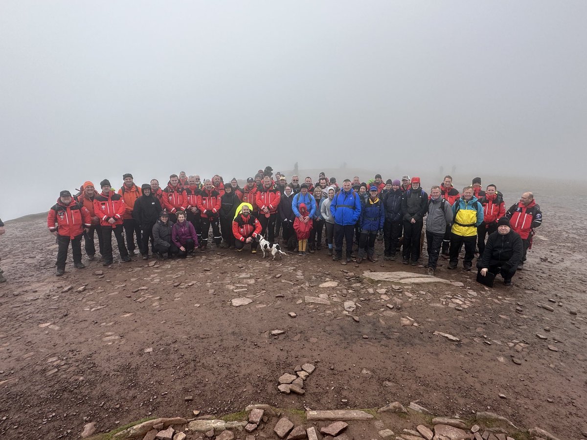 Western_Beacons's tweet photo. Service at summit of Pen y Fan today to remember Mike Rudall, our Team Leader who made the ultimate sacrifice, his life whilst on a rescue 40 years ago today. @MountainResqUK https://t.co/bakrPV3ykc