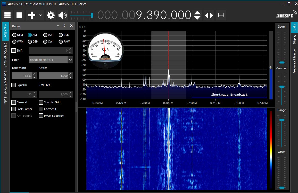 Jr2QuiVol1's tweet image. 9390 kHz Radio Thailand in Japanese
#YouLoop をカラフルなフラフープに括り付けてベランダにだして、#airspy HF+ Discoveryにつなげていました。受信時は #sdrsharp でPreAmpはOffにしても、よく聞こえています。
@RWorldservice #ラジオタイランド #日本語放送 #BCL