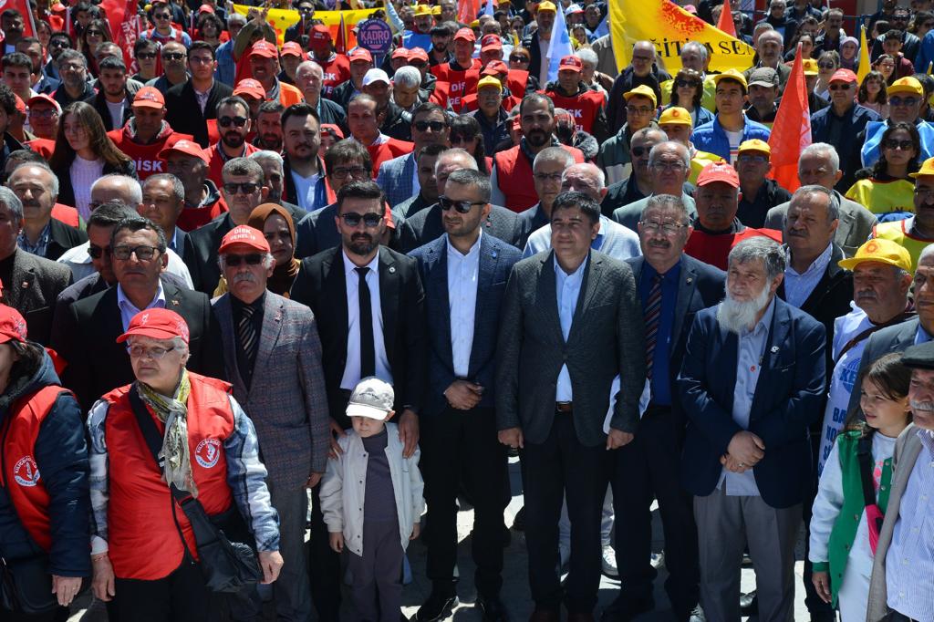 1 Mayıs Emek ve Dayanışma Günü Kutlu Olsun...
Birlikte DEVA var!  "İlk turda bitirelim"