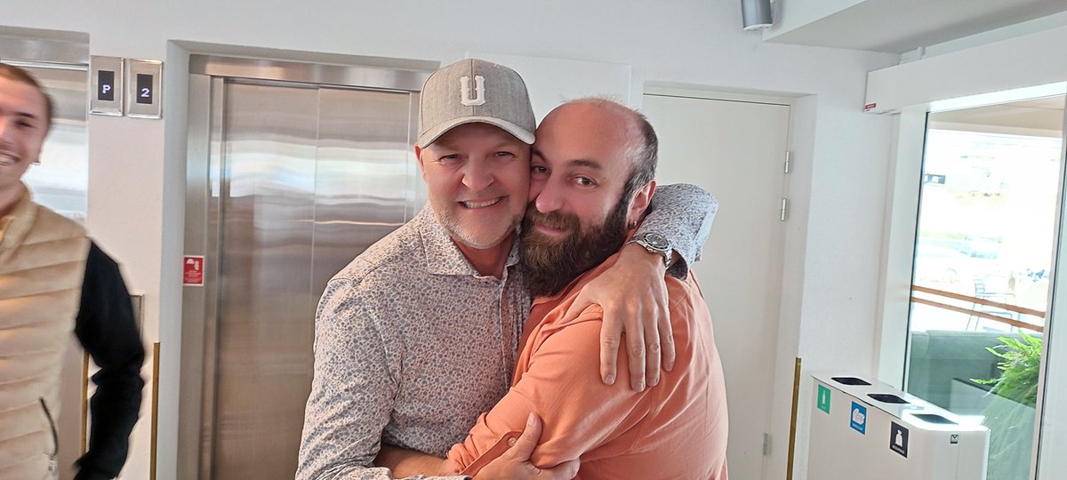 Gagi Eriş tweet media