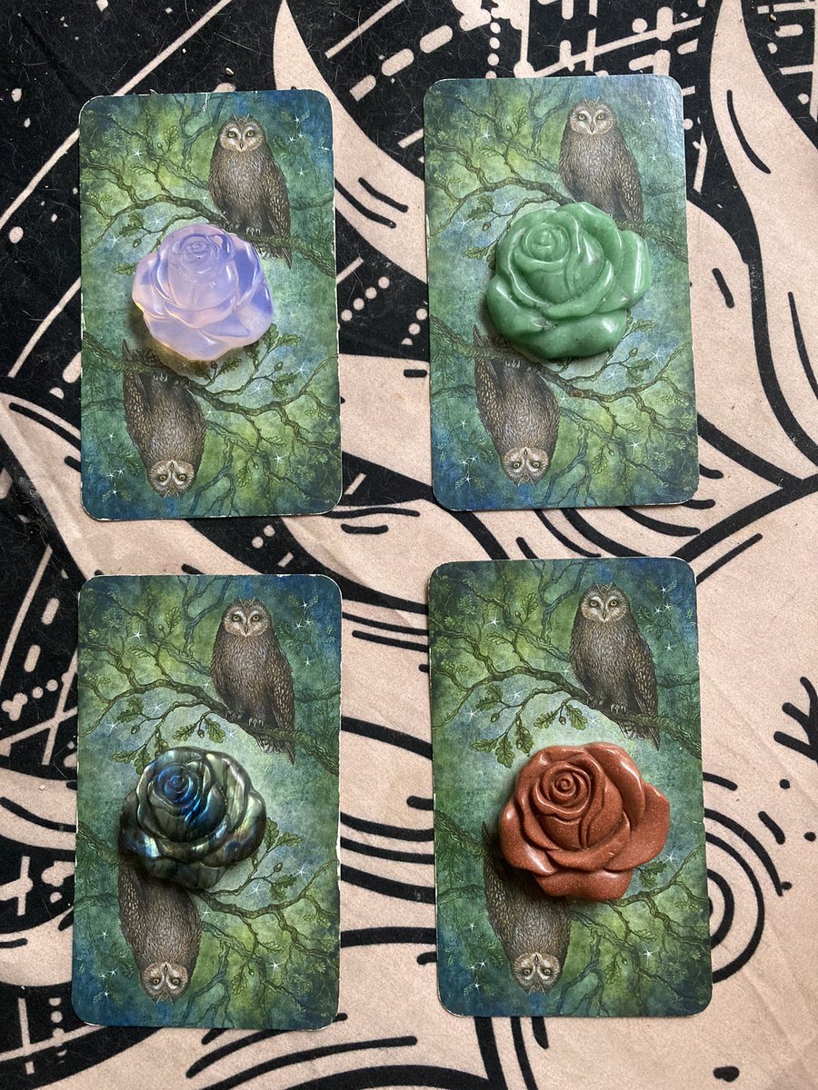 xxxfinthestory's tweet image. pick a rose 🌹
🍃
those who tip get a free yes/no 🌹question, via pendulum 
🍃
#tarot
#tarotcards
#tarotpull
#tarotreading
#witch
#witches
#witchcraft
#magic
#pickadeck
#crystalroses
#spiritual
#spirituality
#fyp
