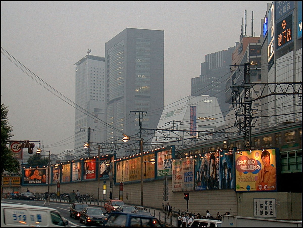 1998年、新宿 https://t.co/qqMcqTXGuC