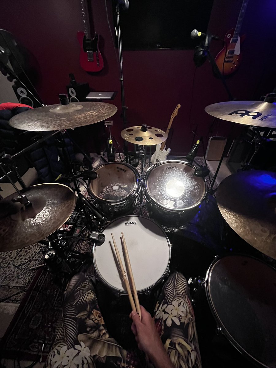 Lirar bara en låt här idag…
#Nsync

open.spotify.com/track/35zGjsxI…