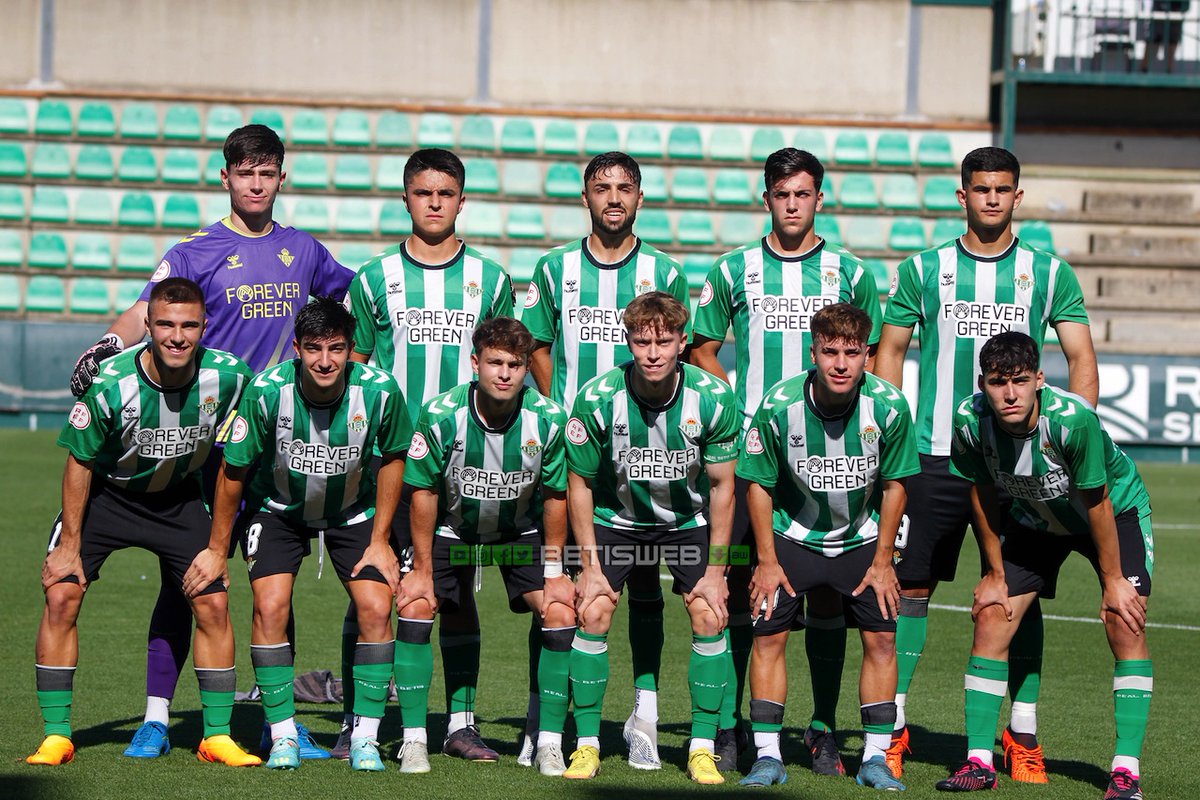 betisweb's tweet photo. ⚽️ #GALERÍA fotográfica
📸 @Pelusa97
⚔️ #BetisDH vs #RecreDH 2-1
📅 Jornada 33

➡️ https://t.co/5QlXek8Na0

#CanteraBetis #VamosBetisDH #Betis 💚 https://t.co/ZbNtR2DAYb