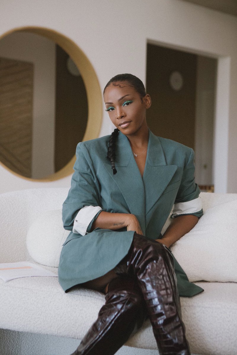DawnRichard's tweet photo. some behind the scenes with @HipHopCaucus 🤘🏾. in my interview bag.  🤌🏾 https://t.co/vNEOsG1HKi