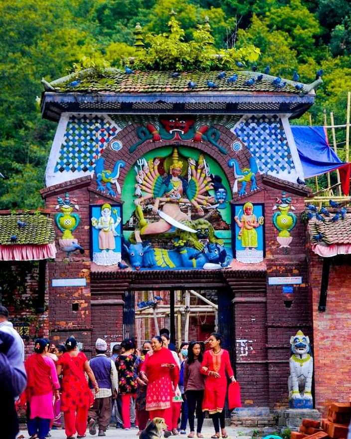 sjnmdr's tweet photo. परापूर्व कालमा अन्धक नामका दैत्यका पुत्र वीर चण्ड दैत्यले उग्रतीर्थमा महादेवको घोर तपस्या गरी तीनै लोकको प्रभुत्व र देवता, दानव, मनुष्यले मार्न नसकोस् भनी वर पाए। यस्तो वर पाएपछि चण्डासुर दैत्यले अमरावती आक्रमण गरी तीनै लोकका अधिपति पनि भए।
+++ https://t.co/6wregxs7Sm