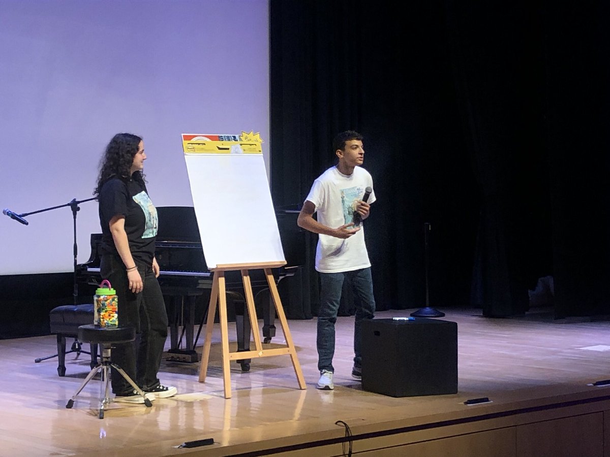 Les élèves des lycées français de Toronto, Los Angeles, Montreal, Chicago et New York se sont réunis pour ce 6e congrès en près tuile de la zone Amérique du Nord. <a href="/LILAschoolLA/">Lycée International de Los Angeles</a> <a href="/lyceechicago/">Lycée Français de Chicago</a> <a href="/CiMariedeFrance/">Collège international Marie de France</a> <a href="/lyceeclaudel/">LyceeClaudelOttawa</a> <a href="/LyceeFrancaisNY/">Lycée Français de NY</a> <a href="/LyceeFrancaisTo/">Lycée Français de Toronto</a> <a href="/MAThenJEANS/">MATh.en.JEANS</a> <a href="/gerbeux/">gilles Bailly Maitre</a>