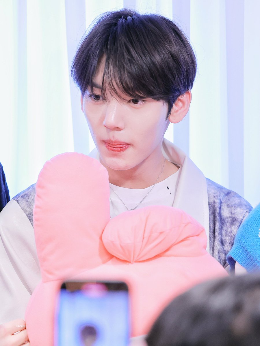 Cr_0320m's tweet photo. 𝟮𝟬𝟮𝟯/𝟬𝟰𝟬𝟭 😚🍰💝

#한유진 #HANYUJIN #ハンユジン #韓維辰 #ZEROBASEONE #ZB1
#제로베이스원 https://t.co/RxaVHTaHbU