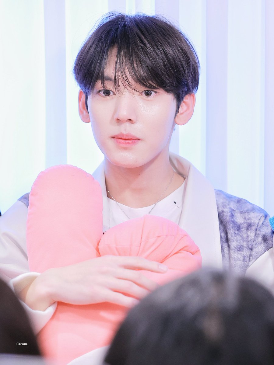 Cr_0320m's tweet photo. 𝟮𝟬𝟮𝟯/𝟬𝟰𝟬𝟭 😚🍰💝

#한유진 #HANYUJIN #ハンユジン #韓維辰 #ZEROBASEONE #ZB1
#제로베이스원 https://t.co/RxaVHTaHbU