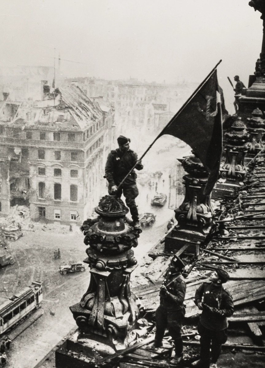 Fierce German resistance continues in pockets across Berlin, including in the Reichstag building. Yesterday, Red Army troops managed to fight their way to the roof &amp; fly a Soviet banner, but Axis counter-attack has pushed them back to lower floors.