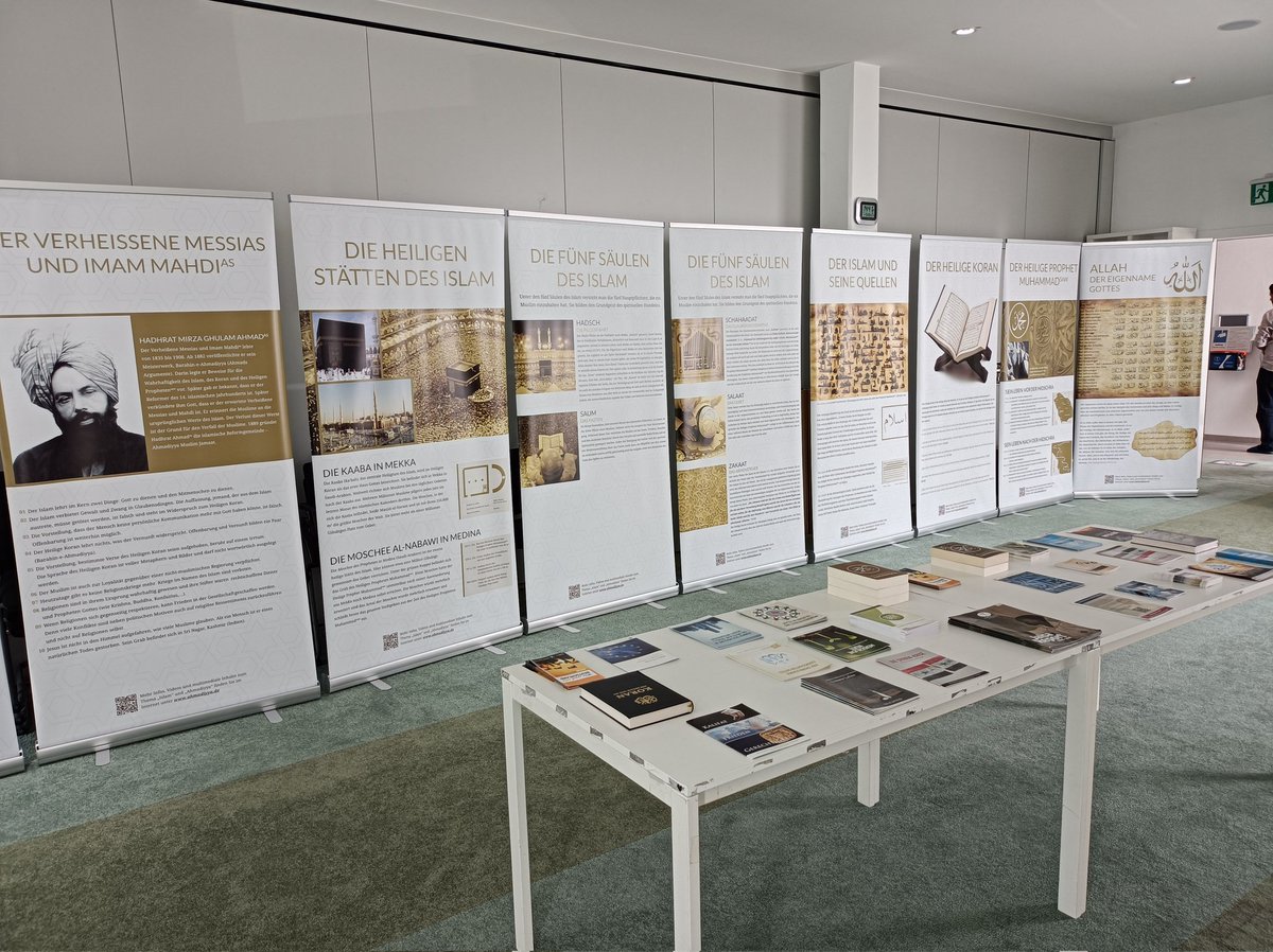 AmjKarben's tweet photo. Eine Moschee ist auch eine Stätte der Begegnung, des Dialogs und der nachbarschaftlichen Zusammenkunft.

Der #TagderoffenenTür am 1. Mai in der Sadiq Moschee in #Karben bietet die Möglichkeit, eine vorurteilsbefreite Sicht auf den #Islam zu richten.

Wir freuen uns auf Sie! 🕌 https://t.co/R1t3hA4Yvb